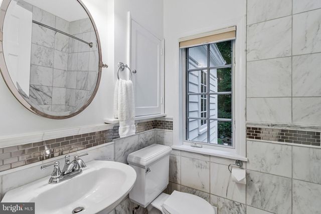 4745 RESERVOIR RD NW, Washington, DC 20007