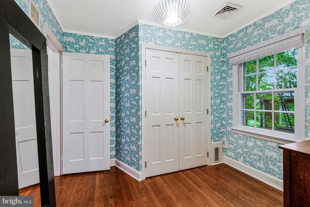 4745 RESERVOIR RD NW, Washington, DC 20007