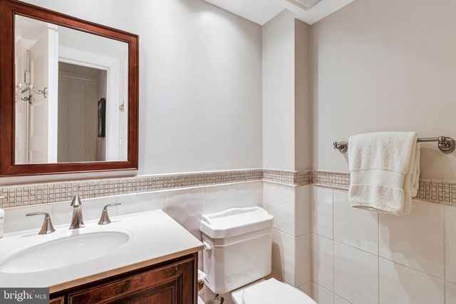 4745 RESERVOIR RD NW, Washington, DC 20007