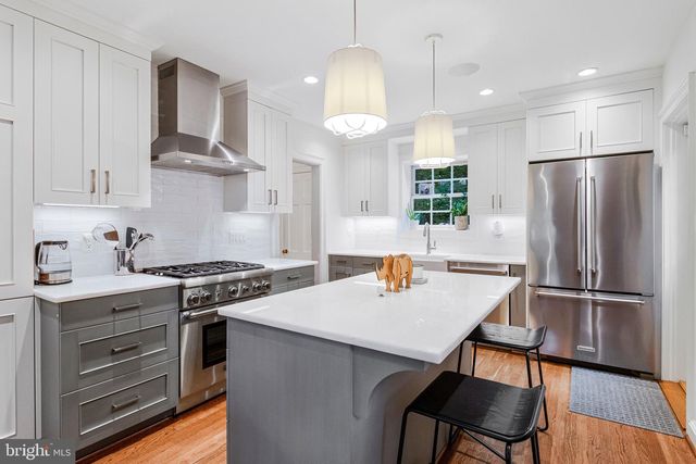 4745 RESERVOIR RD NW, Washington, DC 20007