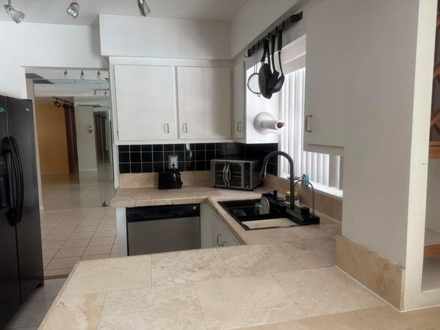 6740 NW 26TH Avenue, Fort Lauderdale, FL 33309