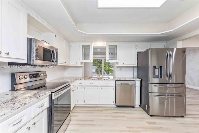 1900 NW 82nd Ter, Pembroke Pines, FL 33024