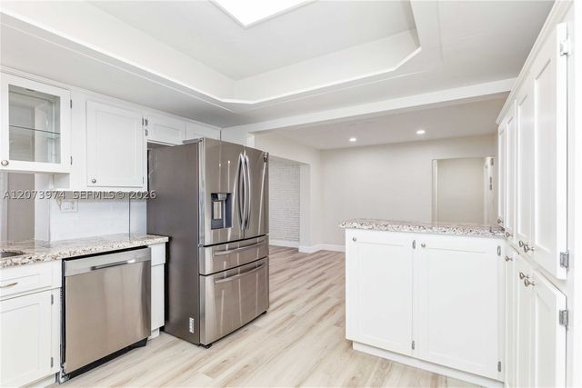 1900 NW 82nd Ter, Pembroke Pines, FL 33024