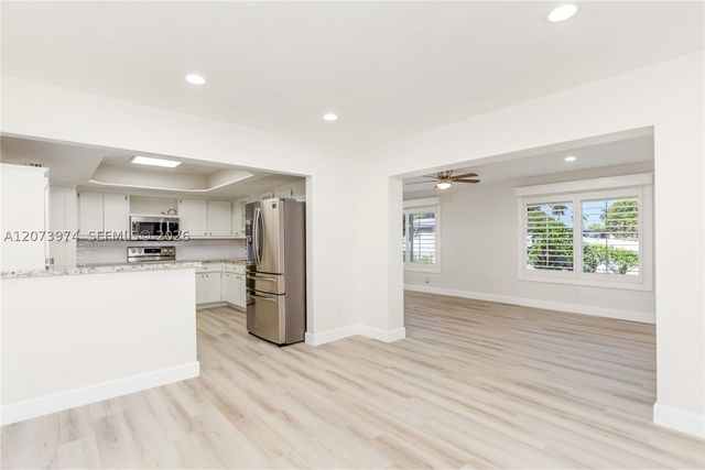 1900 NW 82nd Ter, Pembroke Pines, FL 33024