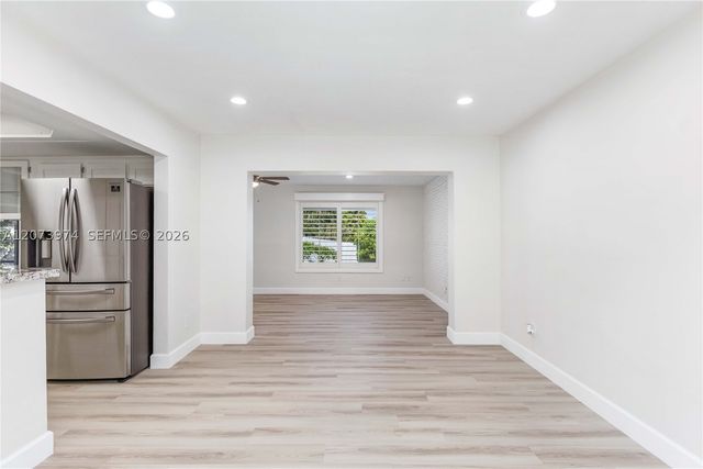 1900 NW 82nd Ter, Pembroke Pines, FL 33024