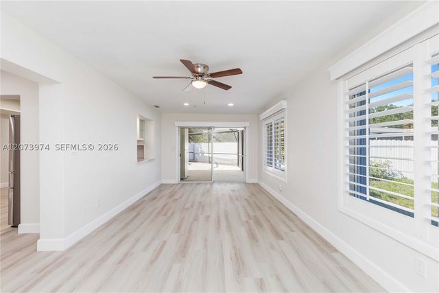 1900 NW 82nd Ter, Pembroke Pines, FL 33024