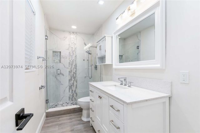 1900 NW 82nd Ter, Pembroke Pines, FL 33024