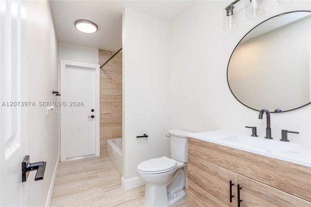 1900 NW 82nd Ter, Pembroke Pines, FL 33024