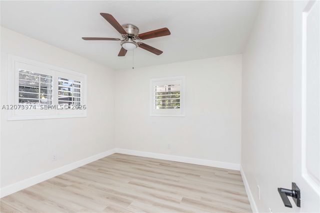1900 NW 82nd Ter, Pembroke Pines, FL 33024