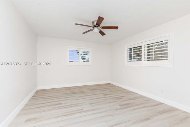1900 NW 82nd Ter, Pembroke Pines, FL 33024