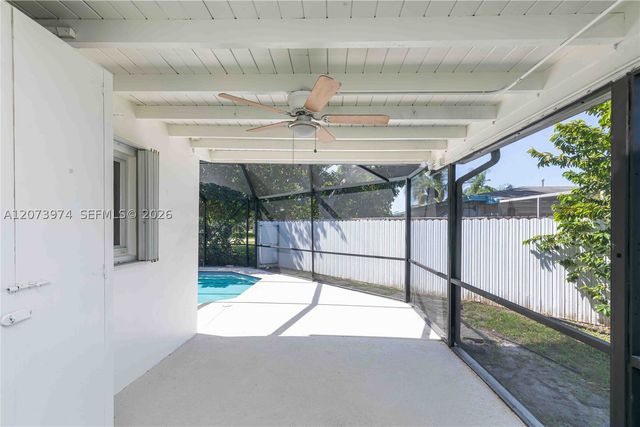 1900 NW 82nd Ter, Pembroke Pines, FL 33024