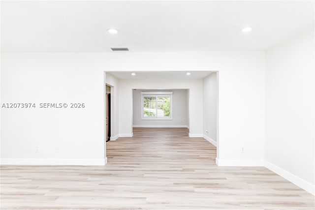 1900 NW 82nd Ter, Pembroke Pines, FL 33024