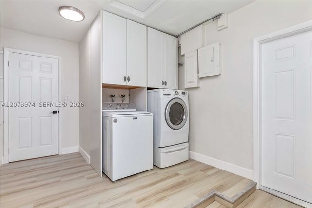 1900 NW 82nd Ter, Pembroke Pines, FL 33024