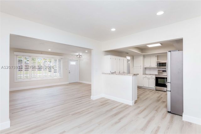 1900 NW 82nd Ter, Pembroke Pines, FL 33024