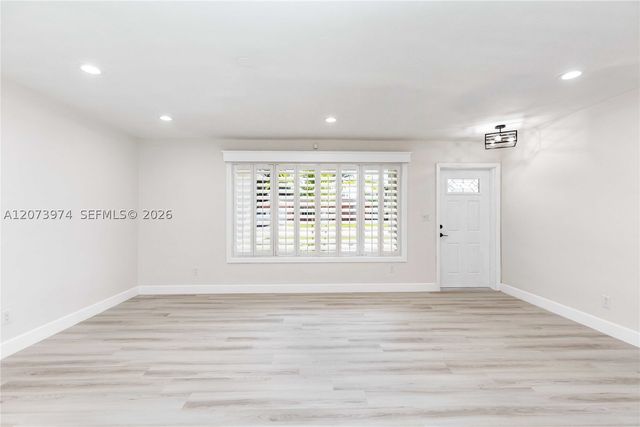 1900 NW 82nd Ter, Pembroke Pines, FL 33024