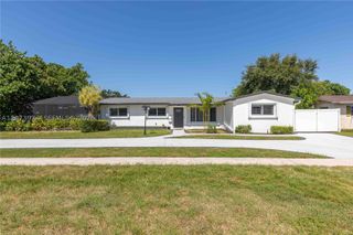 1900 NW 82nd Ter, Pembroke Pines, FL 33024