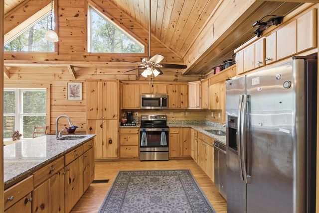 184 Hidden Cove Lane, Ridgeville, SC 29472