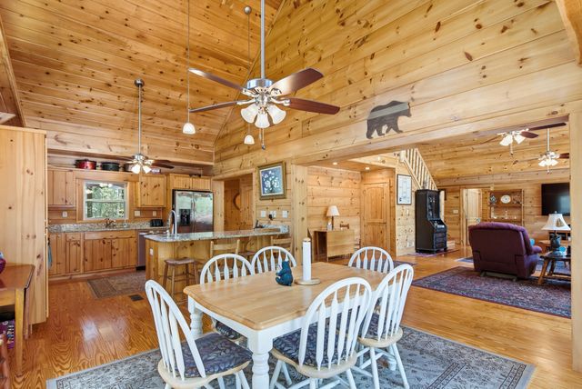 184 Hidden Cove Lane, Ridgeville, SC 29472