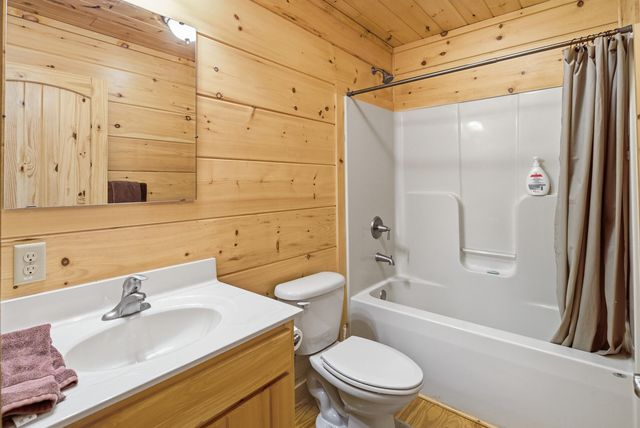 184 Hidden Cove Lane, Ridgeville, SC 29472