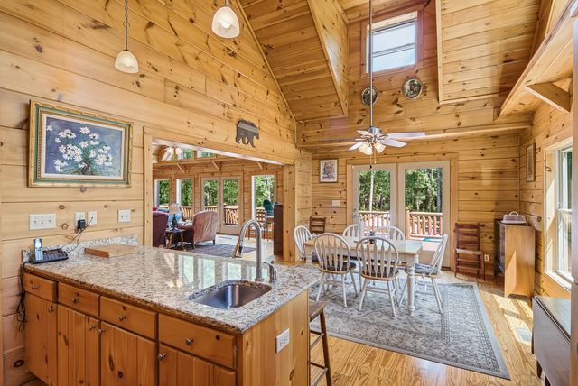 184 Hidden Cove Lane, Ridgeville, SC 29472