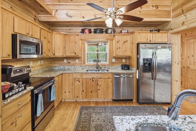 184 Hidden Cove Lane, Ridgeville, SC 29472