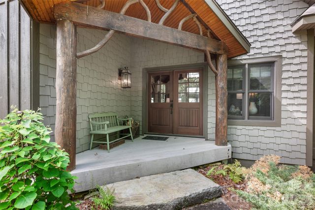 536 Hawk Mountain Road, Lake Toxaway, NC 28747