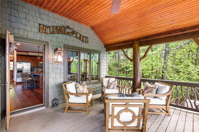 536 Hawk Mountain Road, Lake Toxaway, NC 28747