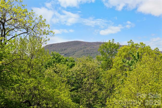 536 Hawk Mountain Road, Lake Toxaway, NC 28747