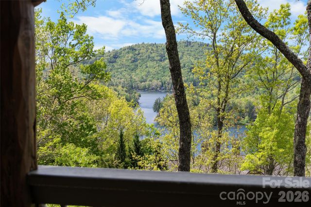 536 Hawk Mountain Road, Lake Toxaway, NC 28747