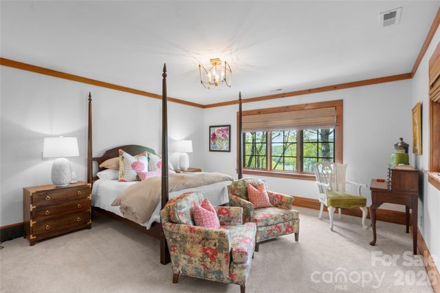 536 Hawk Mountain Road, Lake Toxaway, NC 28747