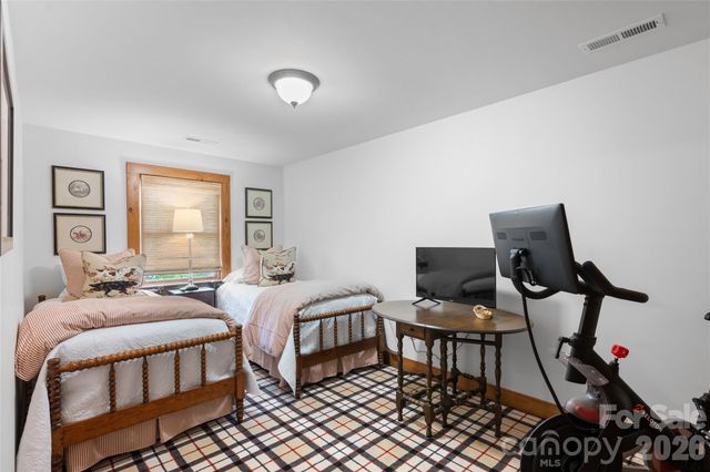 536 Hawk Mountain Road, Lake Toxaway, NC 28747