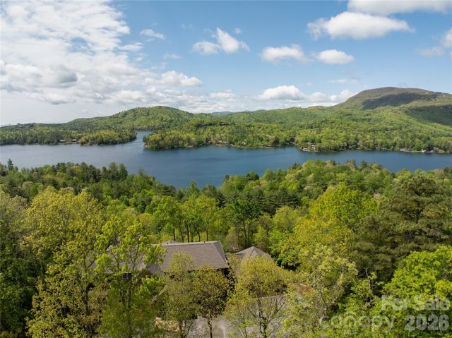 536 Hawk Mountain Road, Lake Toxaway, NC 28747