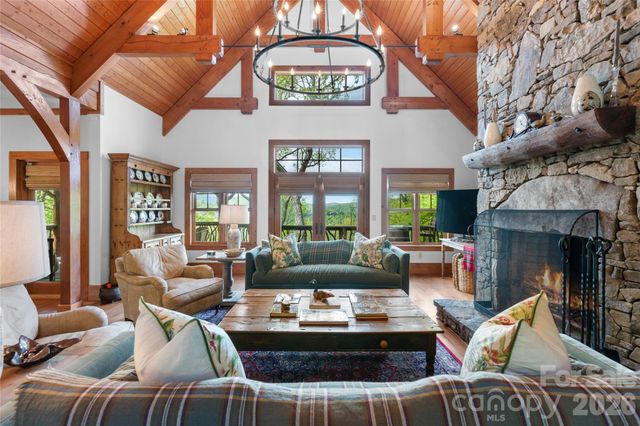 536 Hawk Mountain Road, Lake Toxaway, NC 28747