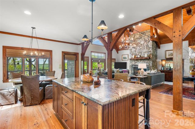 536 Hawk Mountain Road, Lake Toxaway, NC 28747