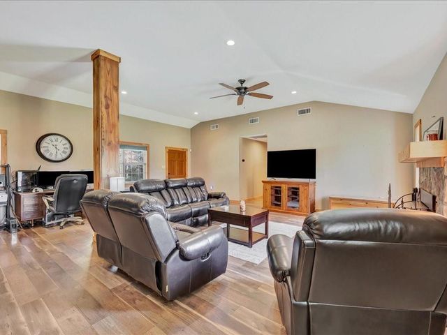 19506 State Highway 7 E, Kennard, TX 75847