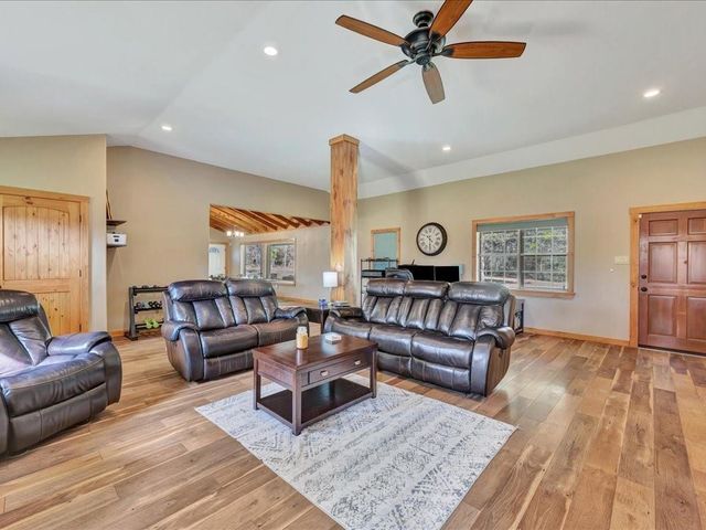 19506 State Highway 7 E, Kennard, TX 75847