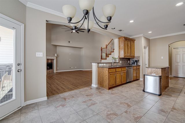 328 Tioga Street, Burleson, TX 76028