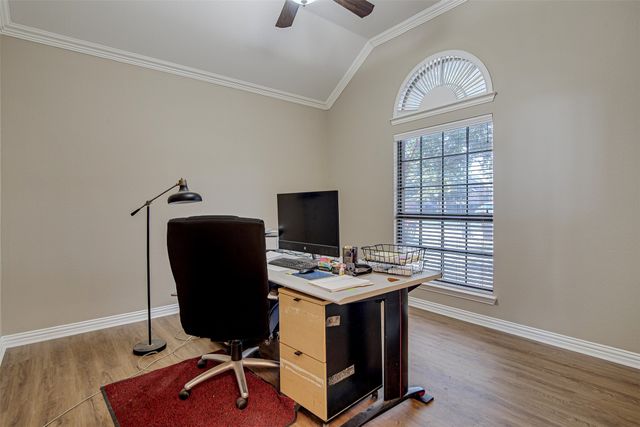 328 Tioga Street, Burleson, TX 76028