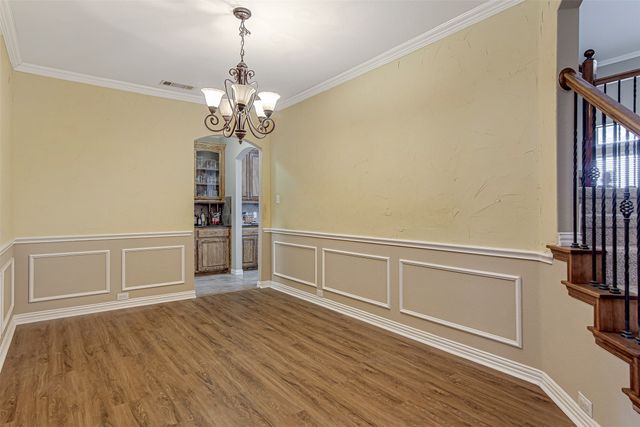 328 Tioga Street, Burleson, TX 76028