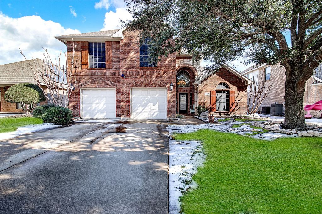 328 Tioga Street, Burleson, TX 76028