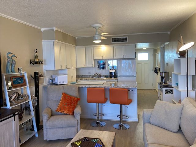 4000 Surfside Blvd 502, Corpus Christi, TX 78402