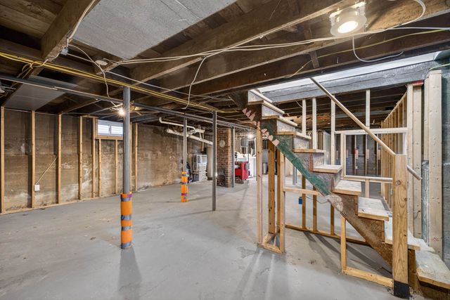 7 Pinard Street, Goffstown, NH 03045