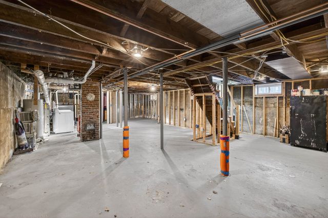 7 Pinard Street, Goffstown, NH 03045