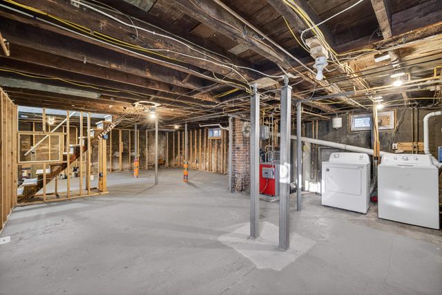 7 Pinard Street, Goffstown, NH 03045