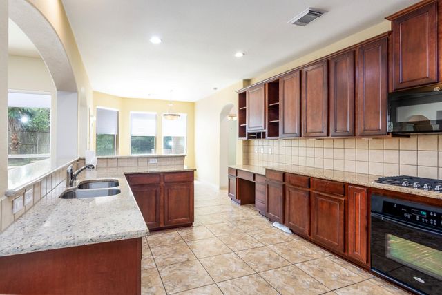 62 Longsford Circle, The Woodlands, TX 77382