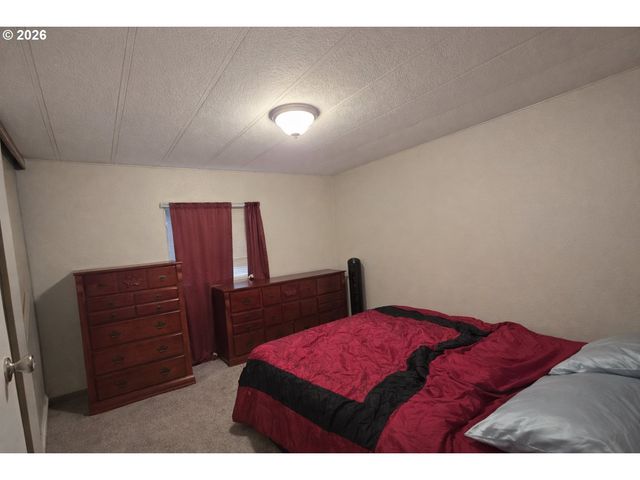 17442 Ne GLISAN St 2, Portland, OR 97230