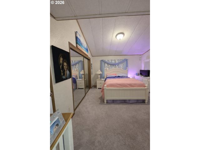 17442 Ne GLISAN St 2, Portland, OR 97230