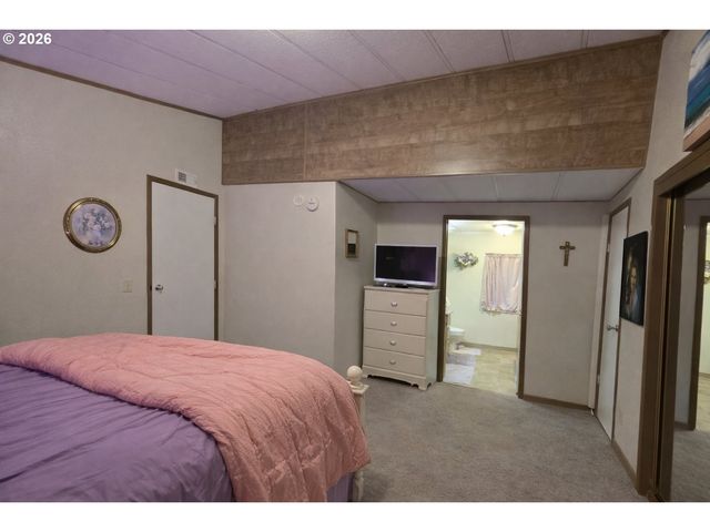 17442 Ne GLISAN St 2, Portland, OR 97230