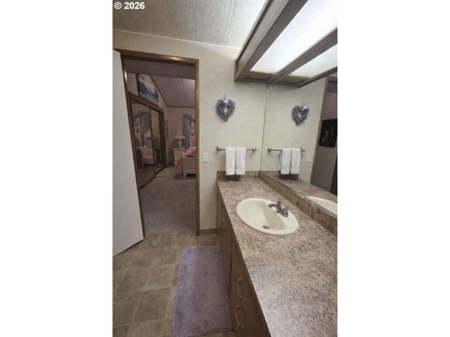 17442 Ne GLISAN St 2, Portland, OR 97230