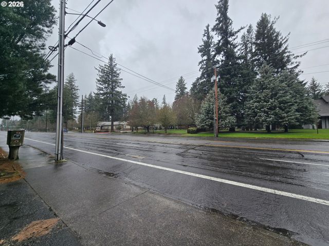 17442 Ne GLISAN St 2, Portland, OR 97230